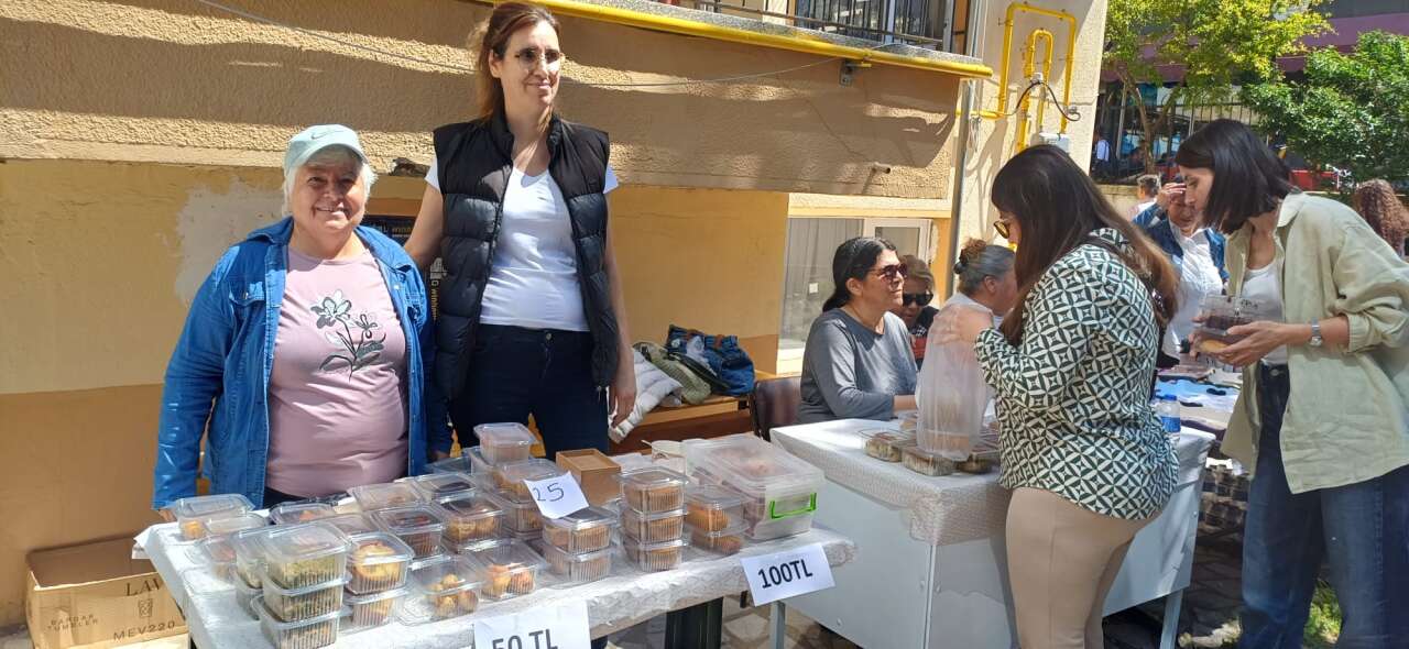 Menteşe’de El Emeği Göz Nuru Kermes: Kursiyerlerin Yıl Boyu Hazırladığı Ürünler Görücüye Çıktı 8